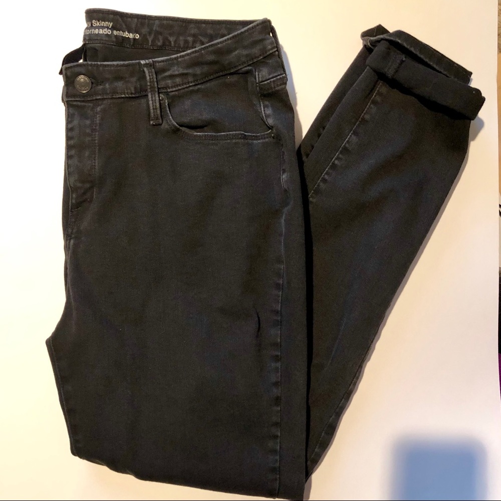 NWOT black high-waist jeans